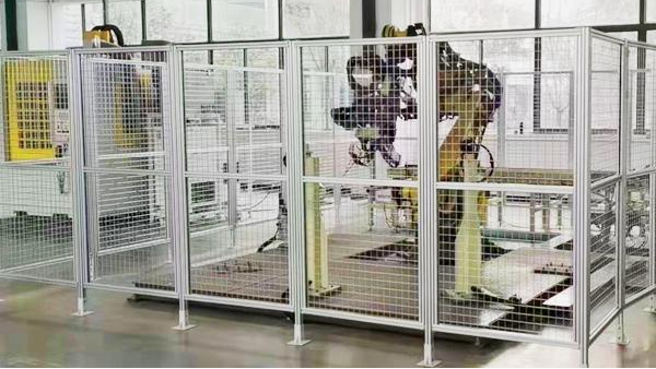 工業鋁型材圍欄由哪幾個部分組成的？